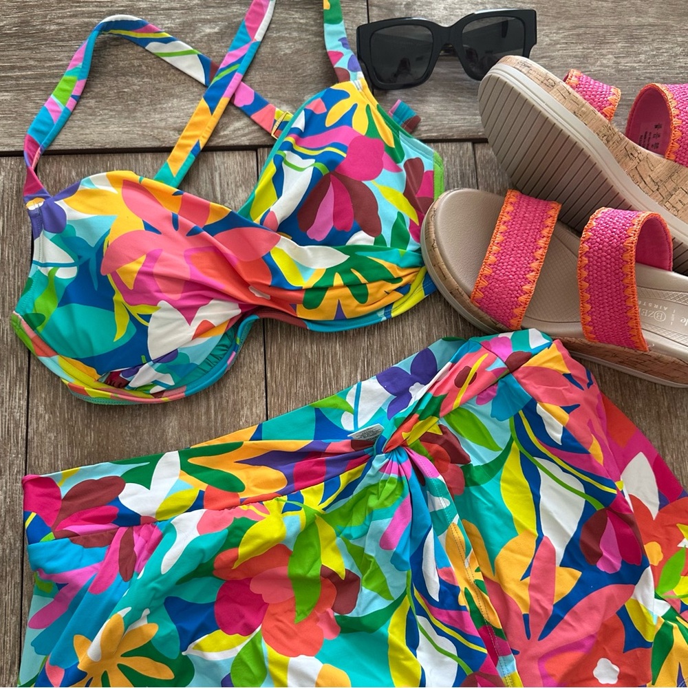 Bleu Rod Beattie Bright & Colorful Floral Bikini Top, Size 36DD